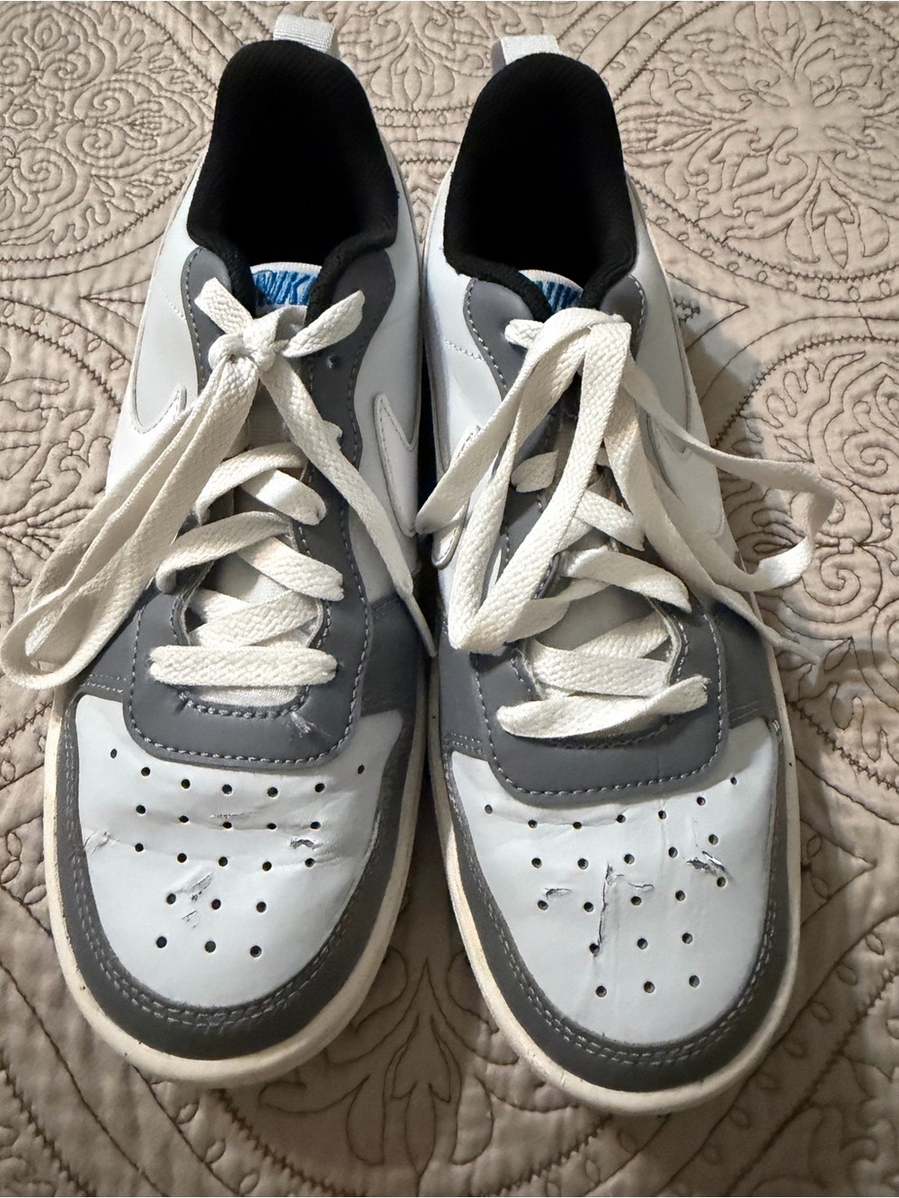 Nike White and Black Low-Top Lace-Up Sneakers